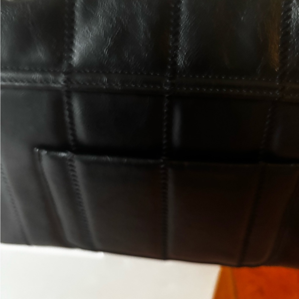 Chic Black Vegan  Leather Shoulder Bag with Chain Strap - Picture 5 of 6
